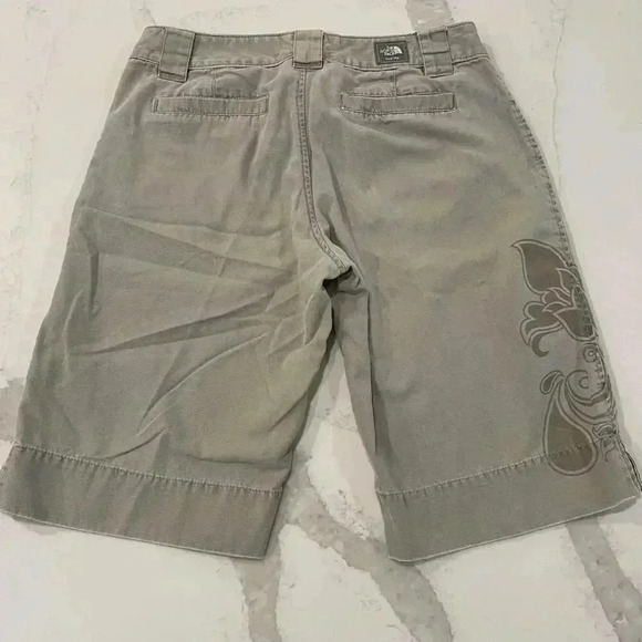 The North Face Shorts Gray Chino Hiking Outdoor Bermuda Slash Pocket Women’s 10 - Picture 5 of 6